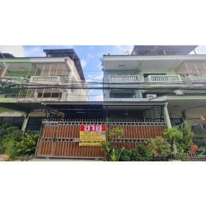 ขาย/เช่า อาคารพาณิชย์ 3 ชั้น อ่อนนุช 59/1 หมู่บ้านชมเดือน3  สภาพพร้อมอยู่ ทำเลดี