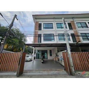 ขายทาวน์โฮม ซอยปุณวิถี บางจาก พระโขนง กรุงเทพฯ พื้นที่ใช้สอย 230 ตร.ม. 3 ห้องนอน