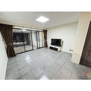 ขายโฮมออฟฟิศ 3.5 ชั้น 249 ตรม. ทาวน์อินทาวน์ ถนนศรีวรา เลียบด่วน ใกล้เอกมัย- ทอง