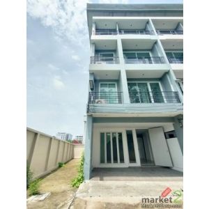 ให้เช่าทาวน์โฮม 4 ชั้น 300 ตร.ม. ถนนรามอินทรา ใกล้แฟชั่นไอแลนส์ (จดทะเบียนบริษัท