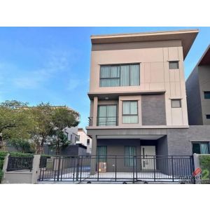 HR 9674  ให้เช่าบ้านแฝด 3 ชั้นหลังใหญ่ 4 ห้องนอน บ้านกลางเมือง รามอินทรา 83 สเตช