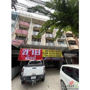 อาคารพาณิชย์ 3 คูหา 4.5 ชั้น คูหาละ 28 ตารางวา บนทำเลทองติดถนนสิรินธร ใกล้ห้างตั