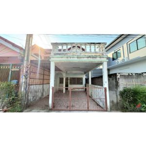 หมู่บ้านเพชรทวี ทาวน์โฮม 2 ชั้น ซอยเพชรบ้านสวน 13  ถนนเพชรบ้านสวน - สุขุมวิท ชลบ