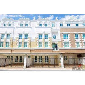 ทาวน์โฮมหรู 4 ชั้น อ่อนนุช ใกล้BTSปุณณวิถี 1.47กม. โลตัส วชิรธรรม7 800ม. 3 นอน 4