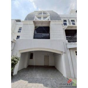 ให้เช่าทาวน์โฮม4ชั้น400ตร.ม.ย่านเอกมัยซอย12ทองหล่อซอยเจริญใจซอยปรีดี31ใกล้BTSเอก