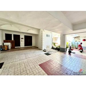 ให้เช่าทาวน์โฮมหรู 4 ชั้น 250 ตร.ม.  โครงการ Leo Classic Place ใจกลางทองหล่อ 49 