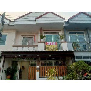 ขายด่วน ทาวเฮ้าส์ 2 ชั้น 21 ตร.วา พร้อมอยู่ หมู่บ้านรุ่งเรืองวิลล่า  ประชาอุทิศ 