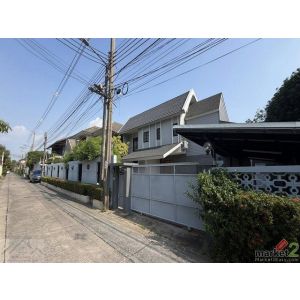 ให้เช่าบ้านเดี่ยว 2 ชั้น 95 ตรว. 5 ห้องนอน ซอยรัชดาภิเษก 32 เงียบสงบ เป็นส่วนตัว