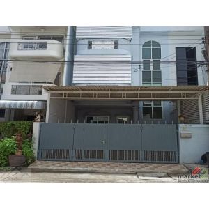 ขายทาวน์โฮม 3 ชั้น 36 ตร.ว. หมู่บ้าน 84 แมนชั่น ซอยประดิษฐ์มนูธรรม 5 ใกล้ MRT ลา