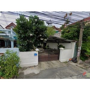 ให้เช่าบ้านแฝด 2 ชั้น 3 ห้องนอน หมู่บ้านรังสิยา สุขุมวิท 101 ปุณณวิถี 22 ทำเลดี 