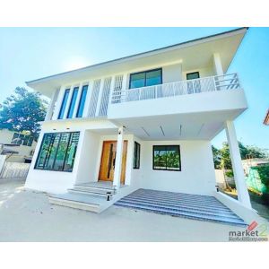 เซ็นทรัล ลาดพร้าว 2.5 กม.คฤหาสน์ 2 ชั้น 5นอน MRTลาดพร้าว 1.5กม. 100 ตร.ว. 300 ตร