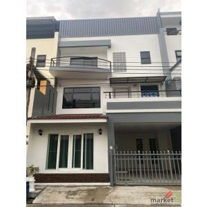 ให้เช่าทาวน์โฮม 3 ชั้น 4 ห้องนอน หมู่บ้านไพร์มเพลส สุขุมวิท 105 ซอยลาซาล 77 ใกล้