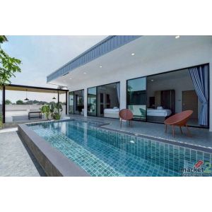 พูลวิลล่าโมเดิร์น ชั้นเดียว บรรยากาศสงบ วิวสวนดอกไม้ แม่ริม 