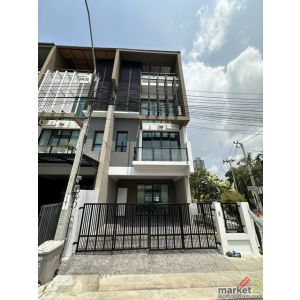 ให้เช่าทาวน์โฮม 3.5 ชั้น 3 ห้องนอน Bless Town สุขุมวิท 50 ตกแต่งใหม่ ใจกลางเมือง