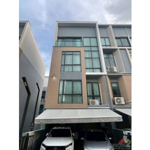 BH3929 ขายและให้เช่าทาวน์โฮม 3.5 ชั้น Estara Haven พัฒนาการ 20 บ้านมุม Smart Hom