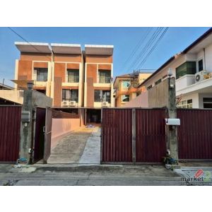 BH3594 ให้เช่าทาวน์โฮม 3 ชั้น อารีย์สัมพันธ์ ใกล้ BTS อารีย์ มี 2 หลัง เลือกได้ 