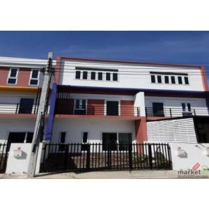 ขาย ทาวน์เฮ้าส์  อำเภอบางบัวทอง นนทบุรี  ห่างจาก ตลาดนัดฤทธิ์สุข 1.9 km.