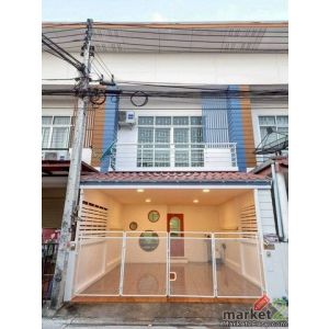 ทาวน์เฮ้าส์ 2 ชั้น รีโนเวทใหม่ แพนนาเซียวิลเลจ ต.สำนักบก อ.เมืองชลบุรี