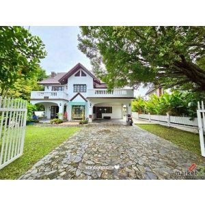 บ้านหรู พร้อมสวนสีเขียวขนาดใหญ่ อยู่สบาย เงียบสงบ หายยา