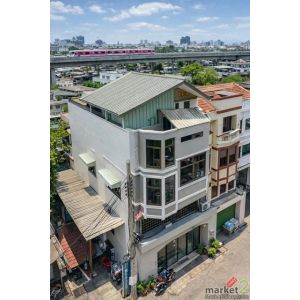 ใกล้รร.สายอักษร 500 ม. ให้เช่าอาคารพาณิชย์ทำเลทอง ติดถนนรามอินทรา ใกล้ MRT รามอิ