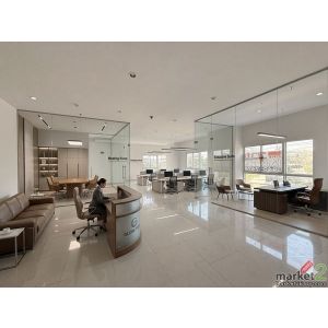  พื้นที่สำนักงานขนาดใหญ่ Rare Corner Office 82 ตร.ม. | ใจกลางเมือง | ราคาต่ำประเ