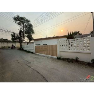 บ้านชั้นเดียว รีโนเวทใหม่ แปลงมุม ทำเลดี ขายต่ำกว่าราคาประเมิน สันทราย