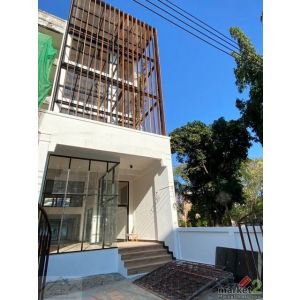 ให้เช่าโฮมออฟฟิศ 4.5 ชั้น 360 ตรม. ซอยสุขุมวิท 62 ทำเลศักยภาพ เดินเพียง 10 นาทีถ