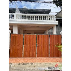 ให้เช่าทาวน์เฮาส์ 2 ชั้น 34 ตร.ว. ซอยอุดมสุข 51 เขตบางนา ใกล้ BTS อุดมสุข