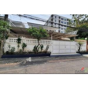 ให้เช่าบ้านเดี่ยว 2 ชั้น 77 ตร.ว. หมู่บ้านอยู่เจริญ 542 ซ.ประชาราษฎร์บำเพ็ญ 24