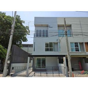 ขายทาวน์โฮม Patio พัฒนาการ 38 ขนาด 26.59 ตร.ว. พื้นที่ใช้สอย 155 ตร.ม. 3 นอน 3 น