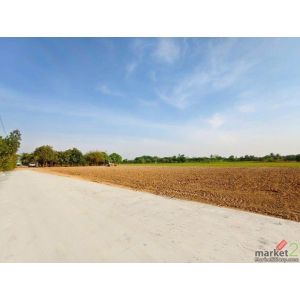 ที่ดิน - ไม่ไกลจาก เซเว่น  มอเตอร์เวย์ 750000 -  100 ตาราง.วา FOR SALE
