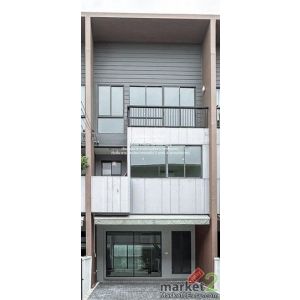 Townhome ขายทาวน์โฮม 3 ชั้น รีโนเวทใหม่ ถ.ศรีนครินทร์-ร่มเกล้า 18.1 3 น 3 น้ำ 2 
