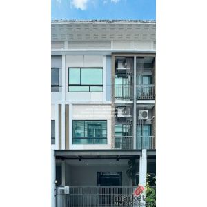 TOWNHOME ขายทาวน์โฮม 3 ชั้น รีโนเวทใหม่ ซ.วัชรพล ใกล้ทางด่วน และสถานีรถไฟฟ้า 19.