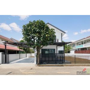 บ้านเดี่ยว 2 ชั้น รีโนเวทใหม่ หมู่บ้านกฤษดานคร 10 รัตนาธิเบศร์ ติดถนนใหญ่ ใกล้รถ