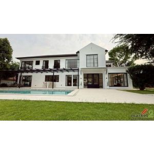 Luxury Pool Villa สไตล์ไทยร่วมสมัย บรรยากาศสงบ ทำเลทอง หางดง