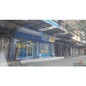 อาคารพาณิชย์ 4.5 ชั้น ติดถนนลาดพร้าว หน้าซอยลาดพร้าว 72 ขายพร้อมผู้เช่าระยะยาว