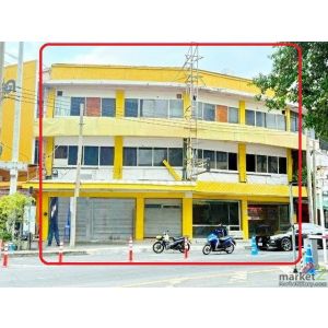 ติดถนนพระราม 4 ซ.จุฬา ใกล้ MRT สามย่าน 450 ม.พื้นที่ต่อชั้น 36 ตร.ว.144 ตร.ม. ตึ