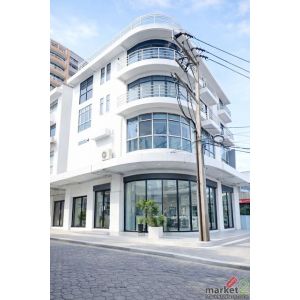 ตลาดเอี่ยมสมบัติ 299ม. 6นอน 4 น้ำ โชว์รูม อาคารพาณิชย์ 4.5 ชั้น 2 คูหาห้องมุม  M
