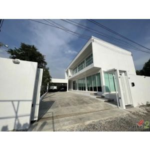 ขายบ้านเดี่ยว 2 ชั้น 80 ตร.ว. ถนนลาดกระบัง สไตล์ Modern ( บ้านสร้างเอง )
