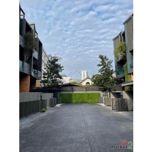ให้เช่าทาวน์โฮมหรู 3.5 ชั้น 254 ตรม.The Eight จตุจักร-รัชดา ลาดพร้าว ซอย1 ใกล้เซ