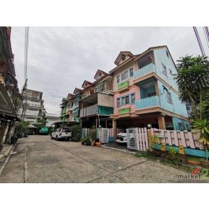 ขายทาวน์โฮม 3 ชั้น หลังมุม แยกปุณณวิถึ 45 ซอยสุขุมวิท 101 ถ.สุขุมวิท.แขวงบางจาก 