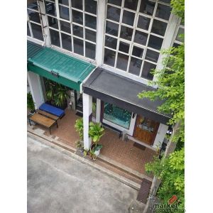 ทองหล่อ BTS เอกมัย 1.86กม. รถไฟคลองตัน 650ม. เพชรบุรี  อาคารพาณิชย์ 2 นอน 2 น้ำ 