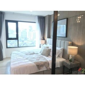 Life One Wireless spacious clean 21st floor BTS Ploenchit