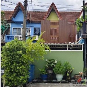ทาวน์เฮ้าส์ 2 ชั้น หมู่บ้าน ชาวฟ้าลำลูกกา-คลอง2 พร้อมอยู่ ทำเลดี ใกล้สนามบินดอนเ