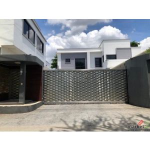 ขายบ้านเดี่ยว2ชั้น2หลัง400ตร.วซอยจรัญสนิทวงศ์35พูลวิลล่ากลางเมืองใกล้โรงพยาบาลศิ
