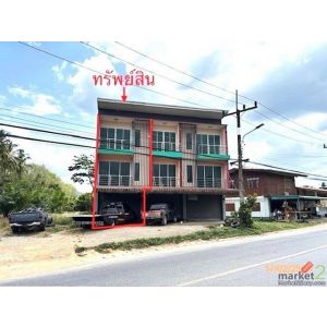 ขายอาคารพาณิชย์สุราษฎร์ธานี  2 ชั้น ถนนสายพุนพิน-คีรีรัฐนิคม อำเภอคีรีรัฐนิคม