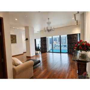 ขาย Luxury Residence พร้อม Private Pool ใจกลางสุขุมวิท Le Raffine Sukhumvit 39