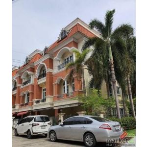 HR 10321 ให้เช่าทาวน์โฮม 3.5 ชั้นหลังมุม 3 ห้องนอน โครงการ Casa City ลาดพร้าว เล
