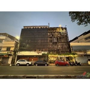 ขาย อาคารพาณิชย์ 5 ห้อง 4ชั้น ติดถนนหน้าลานคนเมืองเสาชิงช้า วัดสุทัศน์  เหมาะทำโ