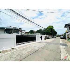 ให้เช่าบ้านเดี่ยว 2 ชั้น 111 ตร.ว. รีโนเวทใหม่ ย่านประชานิเวศน์ 1 ใกล้ตลาดบองมาเ